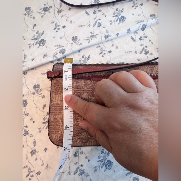 Coach Tan and Red Crossbody Bag - Picture 8 of 9